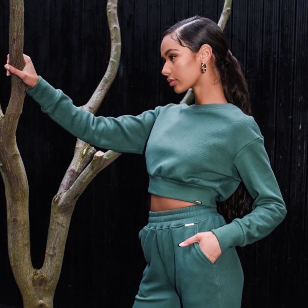SIMMI Emerald Ribbed Cropped Sweatshirt